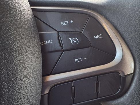 Used 2022 Jeep Renegade Latitude AWD/4WD image 24