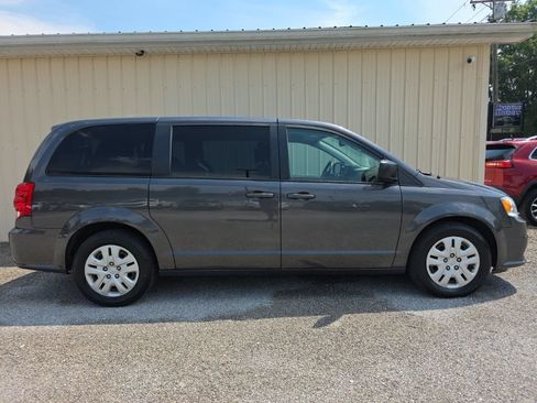 Used 2018 Dodge Grand Caravan SE w/ UConnect Hands-Free Group FWD image 5