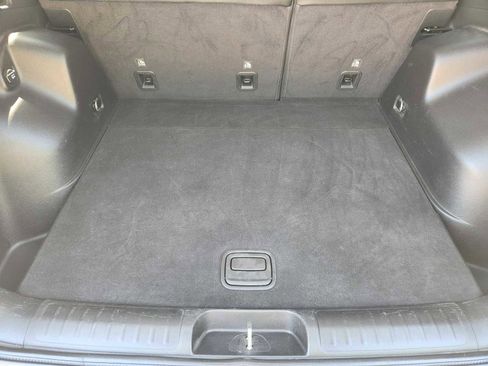 Used 2019 Jeep Cherokee Latitude Plus w/ Cold Weather Group AWD/4WD image 32