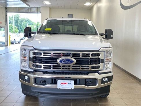 New 2026 Ford F250 XLT w/ FX4 Off-Road Package AWD/4WD image 3