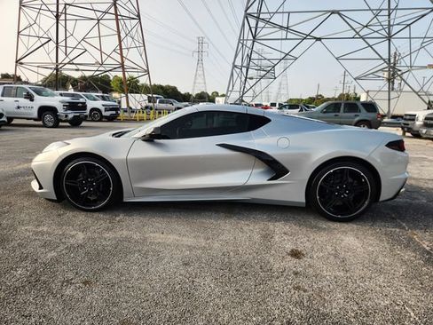 Used 2022 Chevrolet Corvette Stingray Coupe w/ 1LT RWD image 4