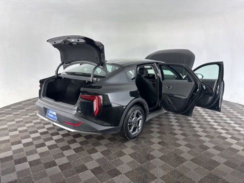 Used 2025 Kia K4 LXS image 16