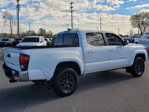 Certified 2023 Toyota Tacoma SR5 image 3