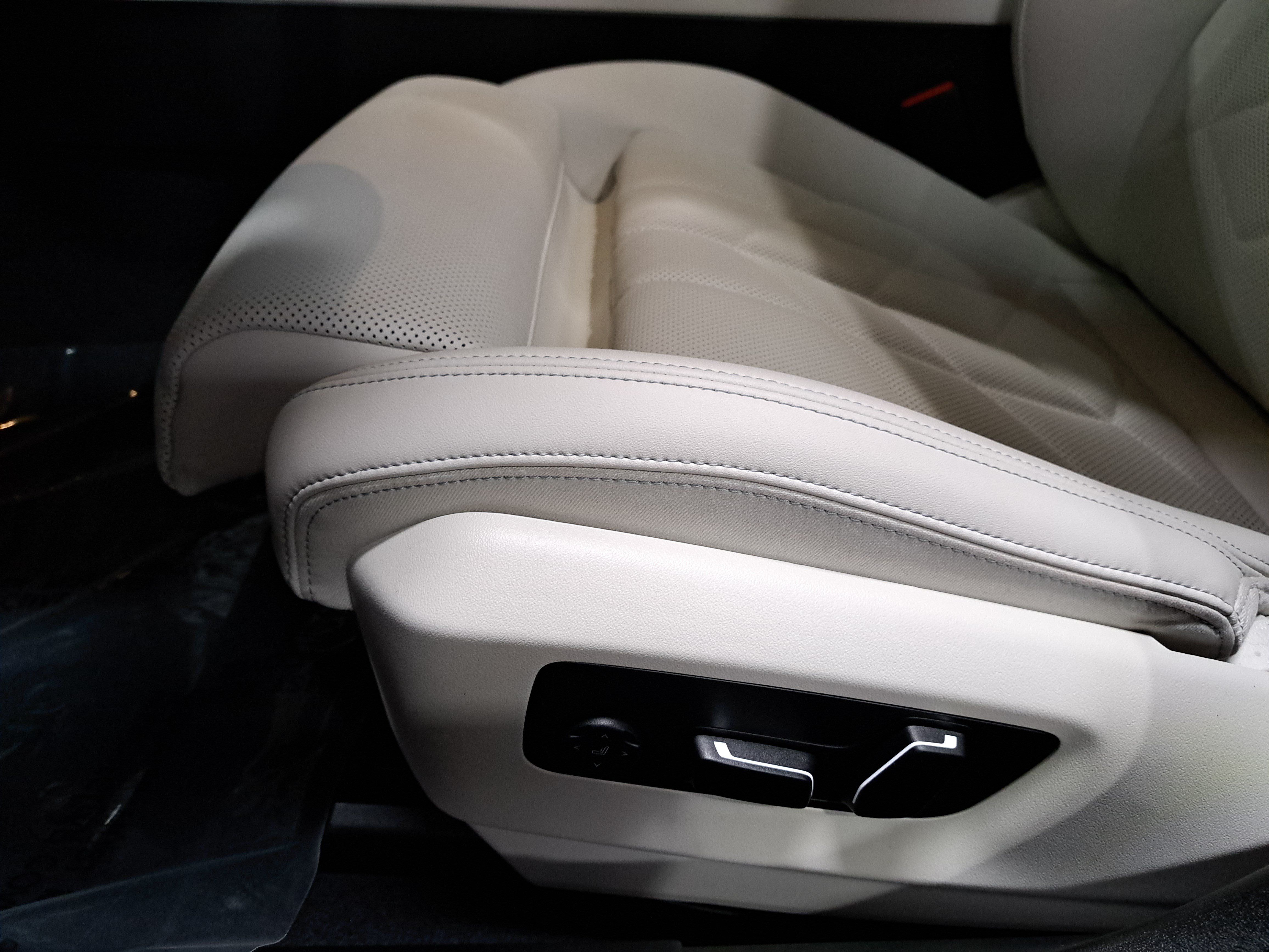 Certified 2026 BMW 530i w/ Premium Package RWD image 30
