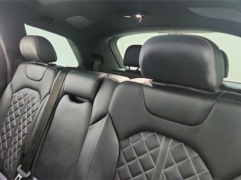 Used 2024 Audi Q7 3.0T Prestige w/ Prestige Package image 36