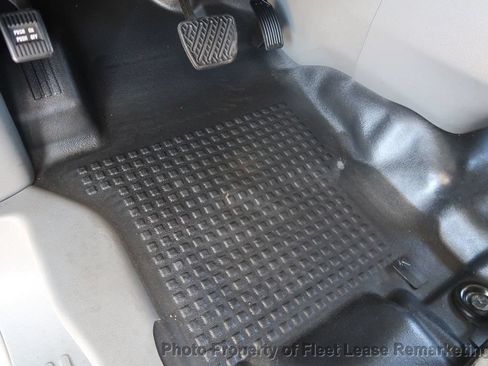 Used 2020 Nissan NV 2500 SV w/ Back Door Glass Package RWD image 12