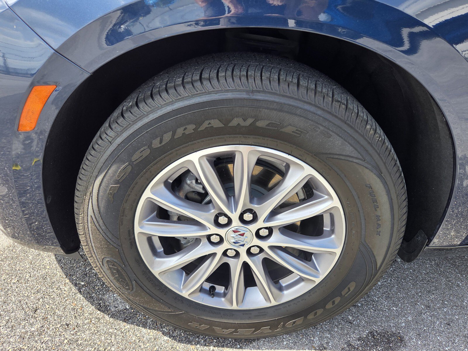 Used 2023 Buick Enclave Essence FWD image 19
