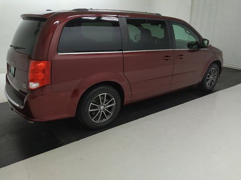 Used 2017 Dodge Grand Caravan SXT FWD image 10