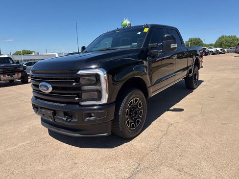 Used 2025 Ford F250 Platinum image 3