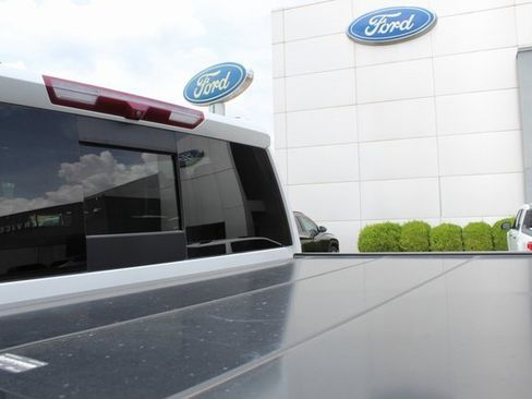 Used 2023 GMC Sierra 3500 Denali AWD/4WD image 15
