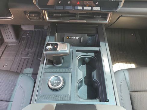 New 2025 GMC Hummer EV 3X w/ LPO, Dark Essentials Package AWD/4WD image 19