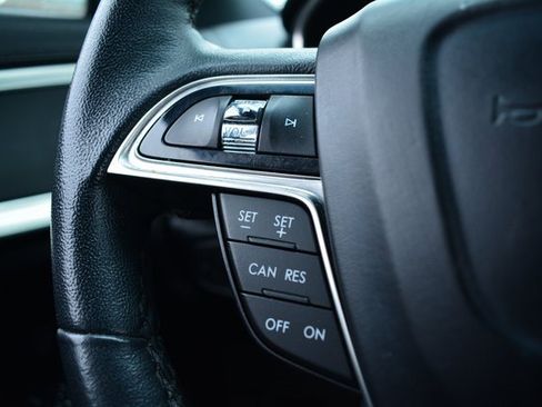 Used 2019 Lincoln Nautilus FWD image 34