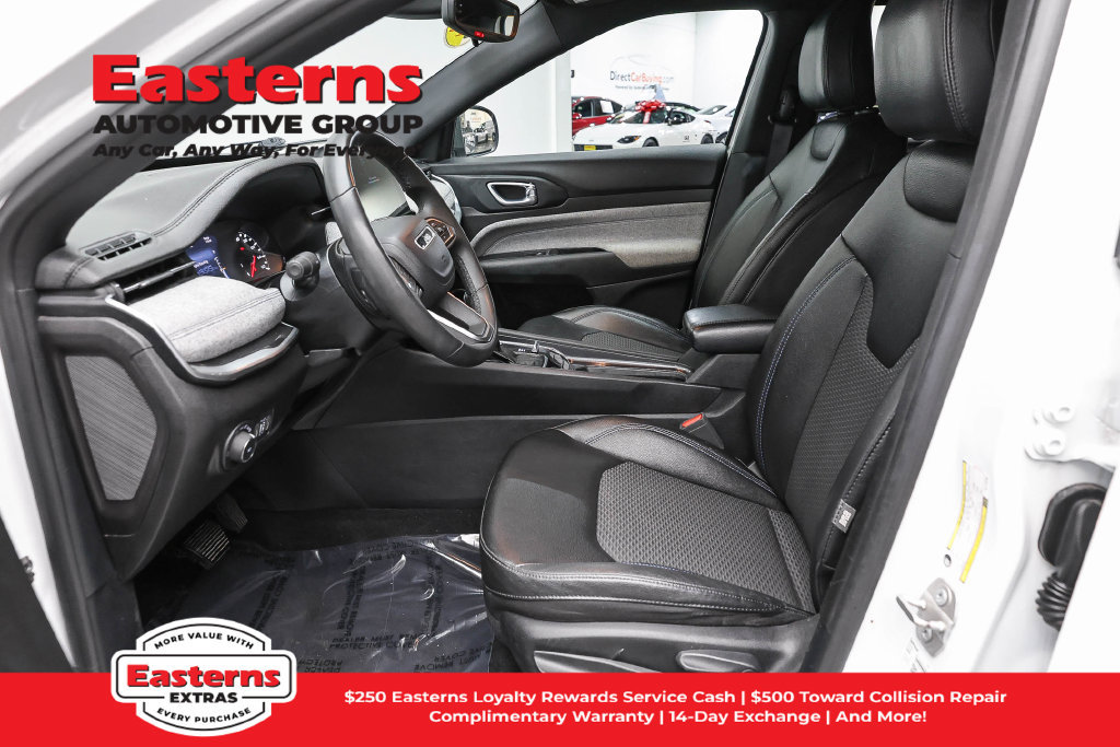 Used 2024 Jeep Compass Latitude AWD/4WD image 14