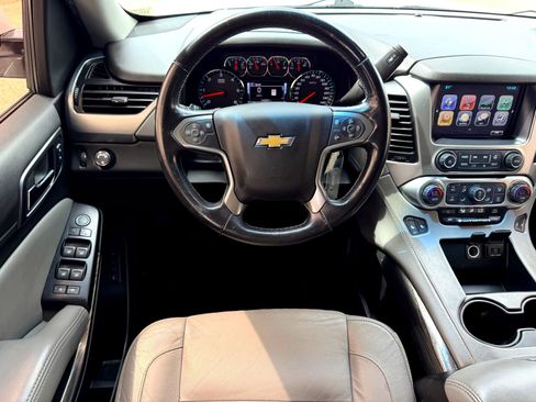 Used 2018 Chevrolet Suburban LT RWD image 24
