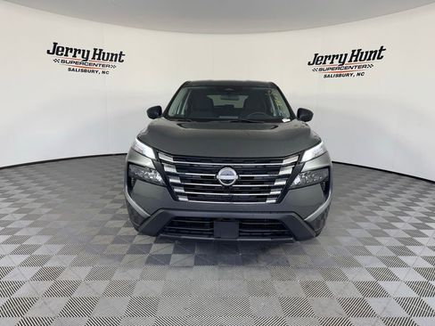 Used 2024 Nissan Rogue S image 6