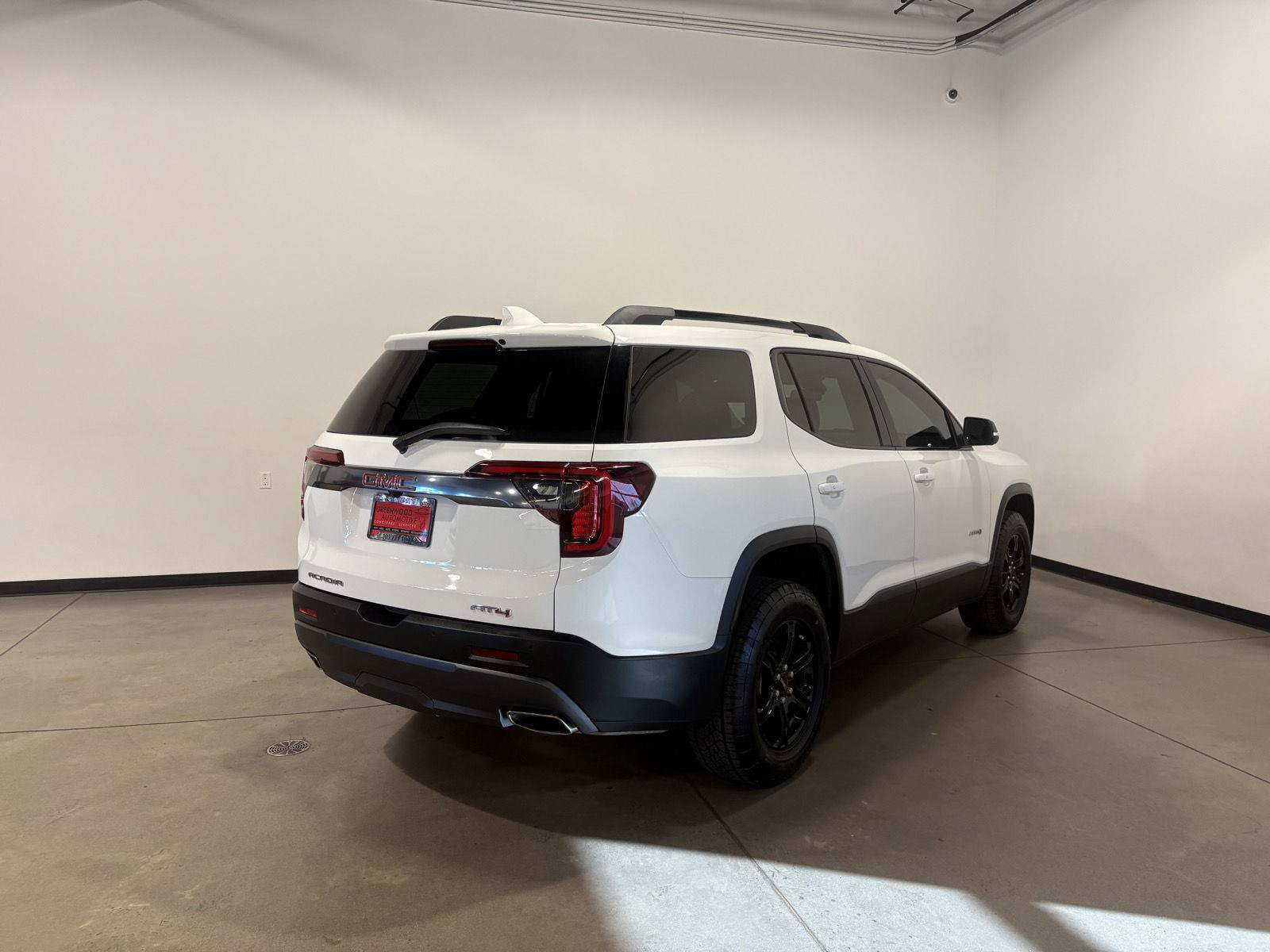 Used 2023 GMC Acadia AT4 w/ Technology Package AWD/4WD image 3