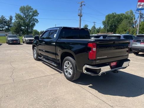 Used 2022 Chevrolet Silverado 1500 LTZ w/ Technology Package AWD/4WD image 5