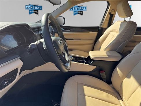 Used 2021 Jeep Grand Cherokee L Limited image 10