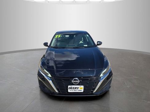 Used 2025 Nissan Altima 2.5 SV image 4