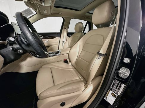Used 2019 Mercedes-Benz GLC 350e 4MATIC image 22