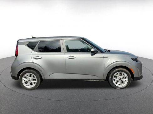 Used 2025 Kia Soul LX w/ LX Technology Package image 15
