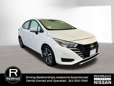 Used 2025 Nissan Versa SV w/ Trunk Package image 2