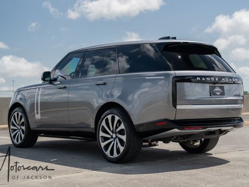 Used 2025 Land Rover Range Rover Autobiography AWD/4WD image 9
