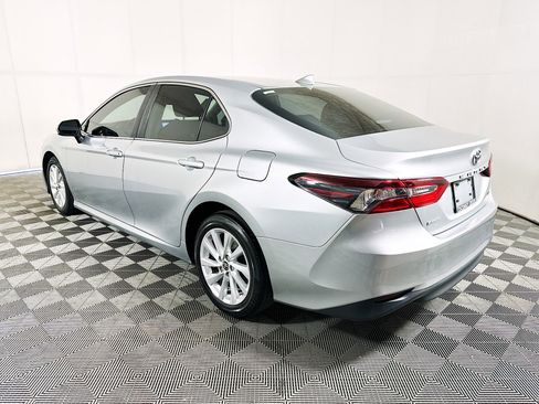 Used 2023 Toyota Camry LE image 5
