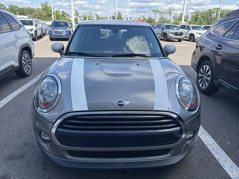 Used 2017 MINI Cooper 4-Door Hardtop FWD image 2