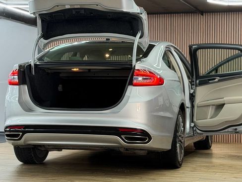 Used 2017 Ford Fusion SE image 7