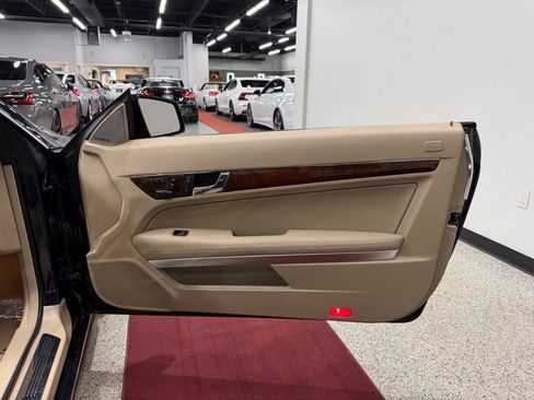 Used 2011 Mercedes-Benz E 350 Cabriolet image 29