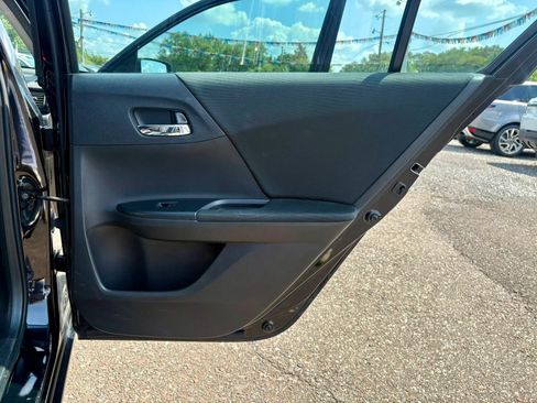 Used 2017 Honda Accord LX image 12
