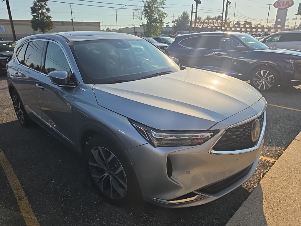 Used 2023 Acura MDX w/ Technology Package FWD image 3
