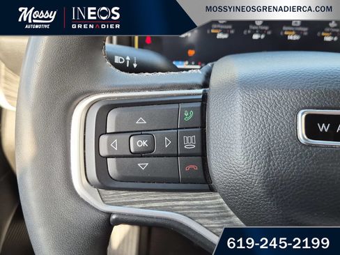Used 2024 Jeep Wagoneer L Series II RWD image 16