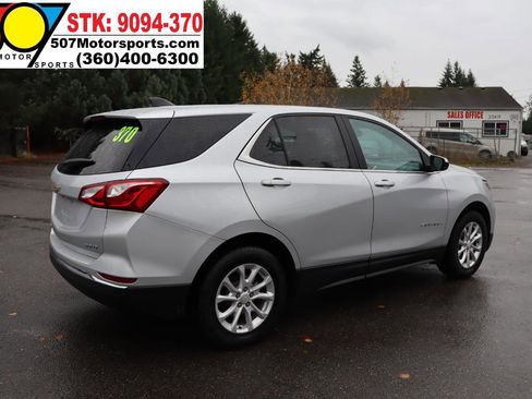 Used 2021 Chevrolet Equinox LT w/ Driver Convenience Package AWD/4WD image 8
