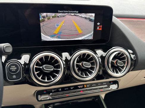 Used 2023 Mercedes-Benz GLA 250 4MATIC image 31