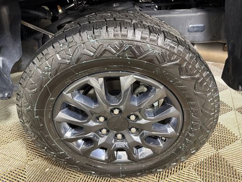 Used 2025 Toyota Tacoma SR5 image 19