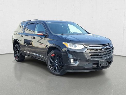 Used 2020 Chevrolet Traverse Premier w/ Redline Edition AWD/4WD image 2