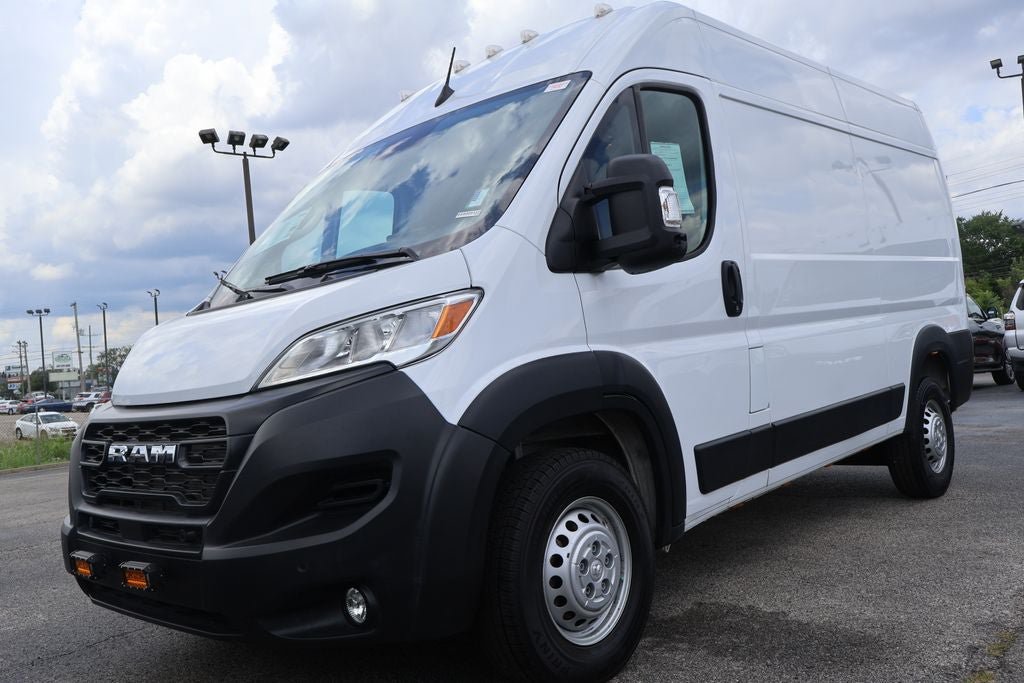 Used 2026 RAM ProMaster 2500 w/ Premium Convenience Group FWD image 1