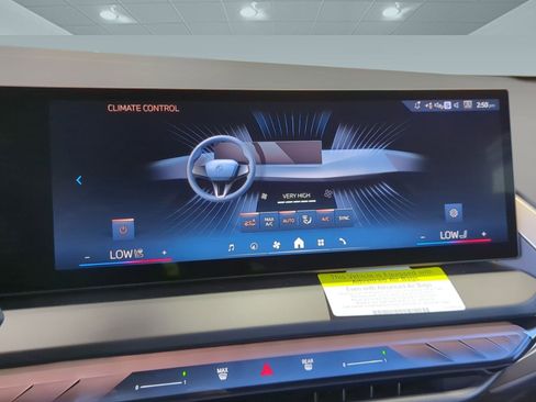 Used 2025 BMW X3 xDrive30i w/ Premium Package image 14