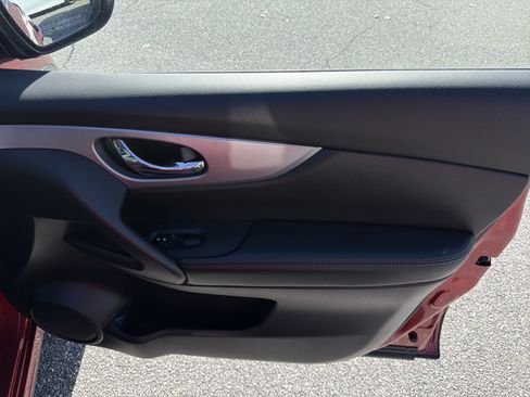 Used 2020 Nissan Rogue Sport SL w/ Premium Package image 23