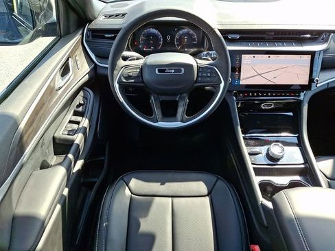 New 2026 Jeep Grand Cherokee L Limited w/ Luxury Tech Group II AWD/4WD image 9