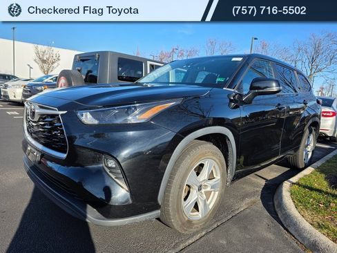 Used 2023 Toyota Highlander LE image 1