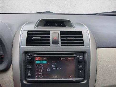 Used 2013 Toyota Corolla LE FWD image 11