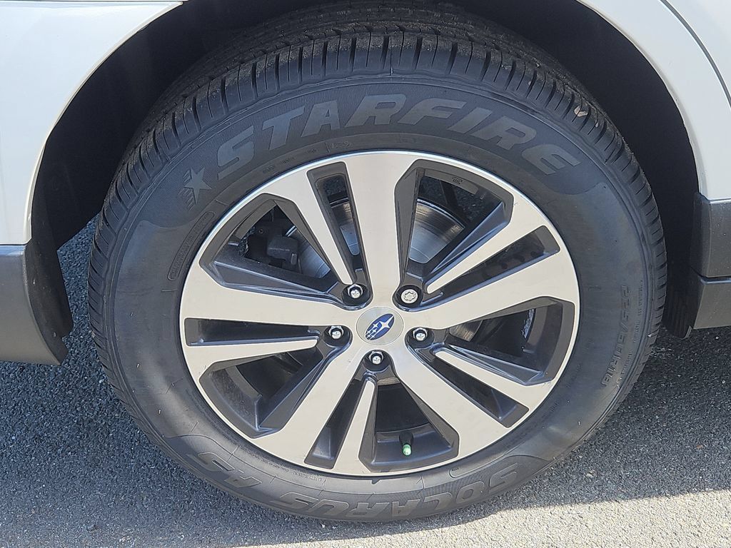 Used 2019 Subaru Outback 2.5i Limited AWD/4WD image 9