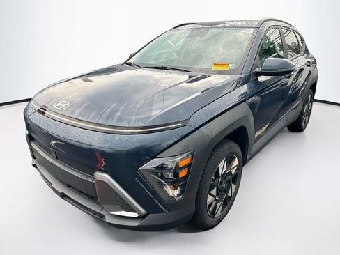 Used 2024 Hyundai Kona SEL w/ Convenience Package AWD/4WD image 2