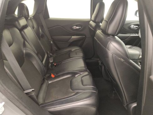 Used 2020 Jeep Cherokee Latitude Plus image 19