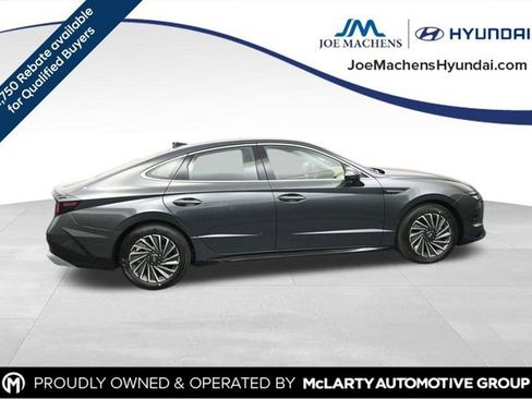 New 2026 Hyundai Sonata Limited FWD image 9
