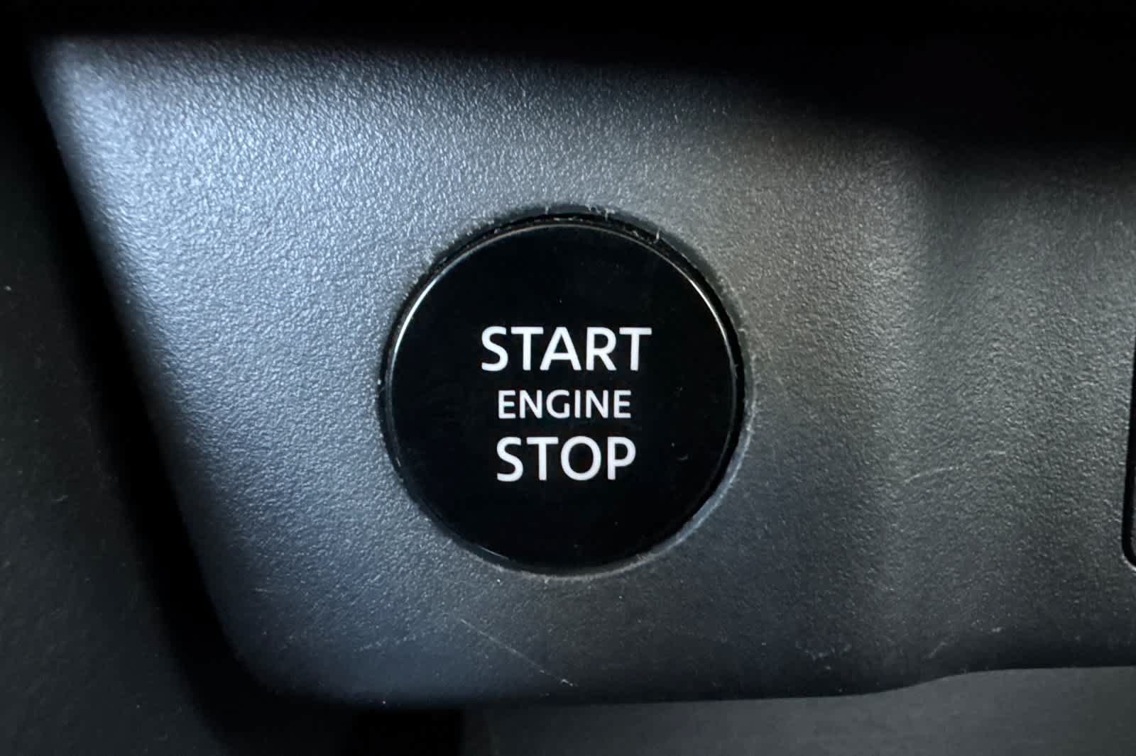 Used 2025 Nissan Rogue SV FWD image 22