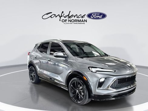 Used 2025 Buick Encore GX Sport Touring w/ Advanced Technology Package FWD image 11